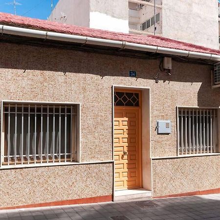 فيلا The Little House In The Neighbourhood لقنت المظهر الخارجي الصورة